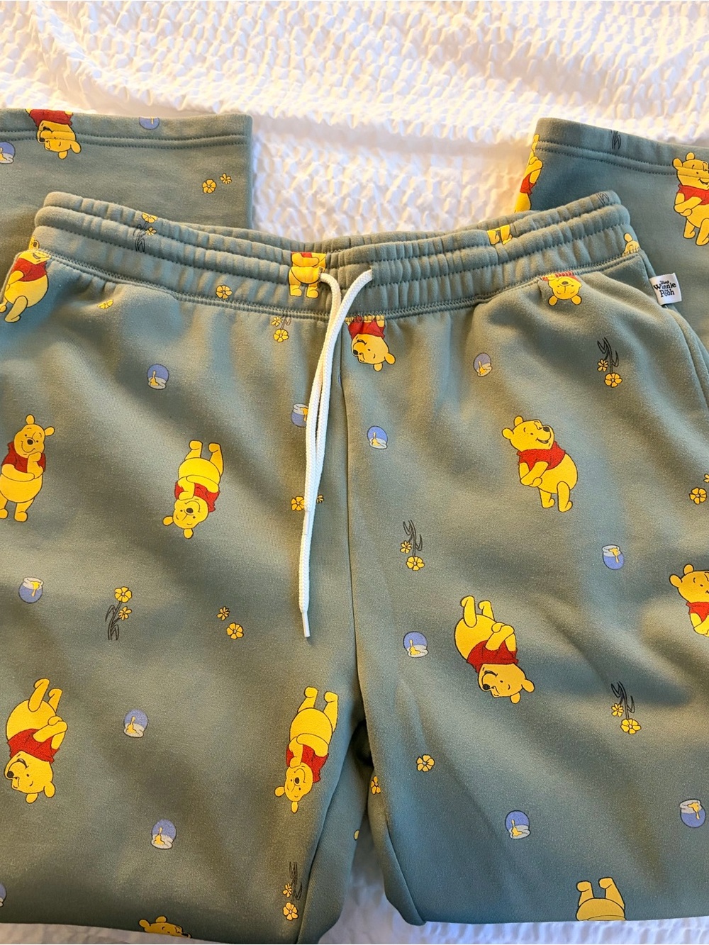 Disney Winnie the Pooh Olive Green Honey Garden sweatpants Sz L